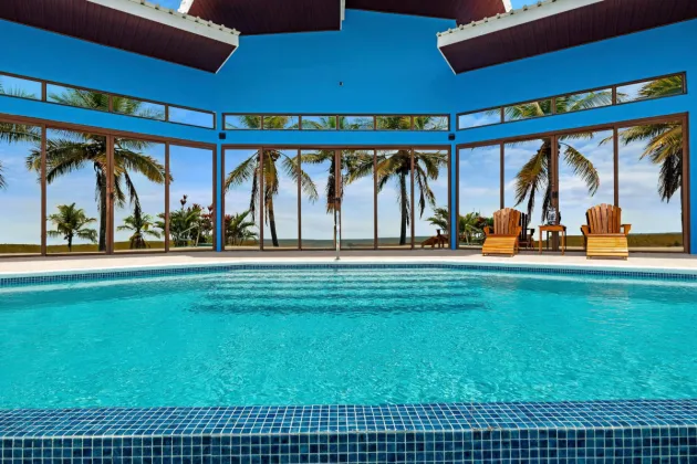Unique Beachfront Home in Playa La Barqueta