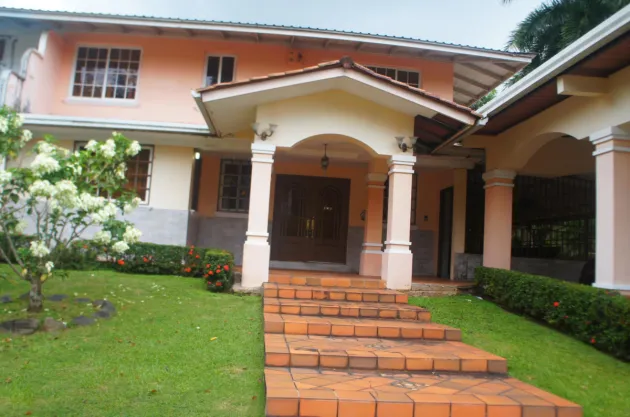 COROZAL/LOS RIOS HOUSE FOR SALE