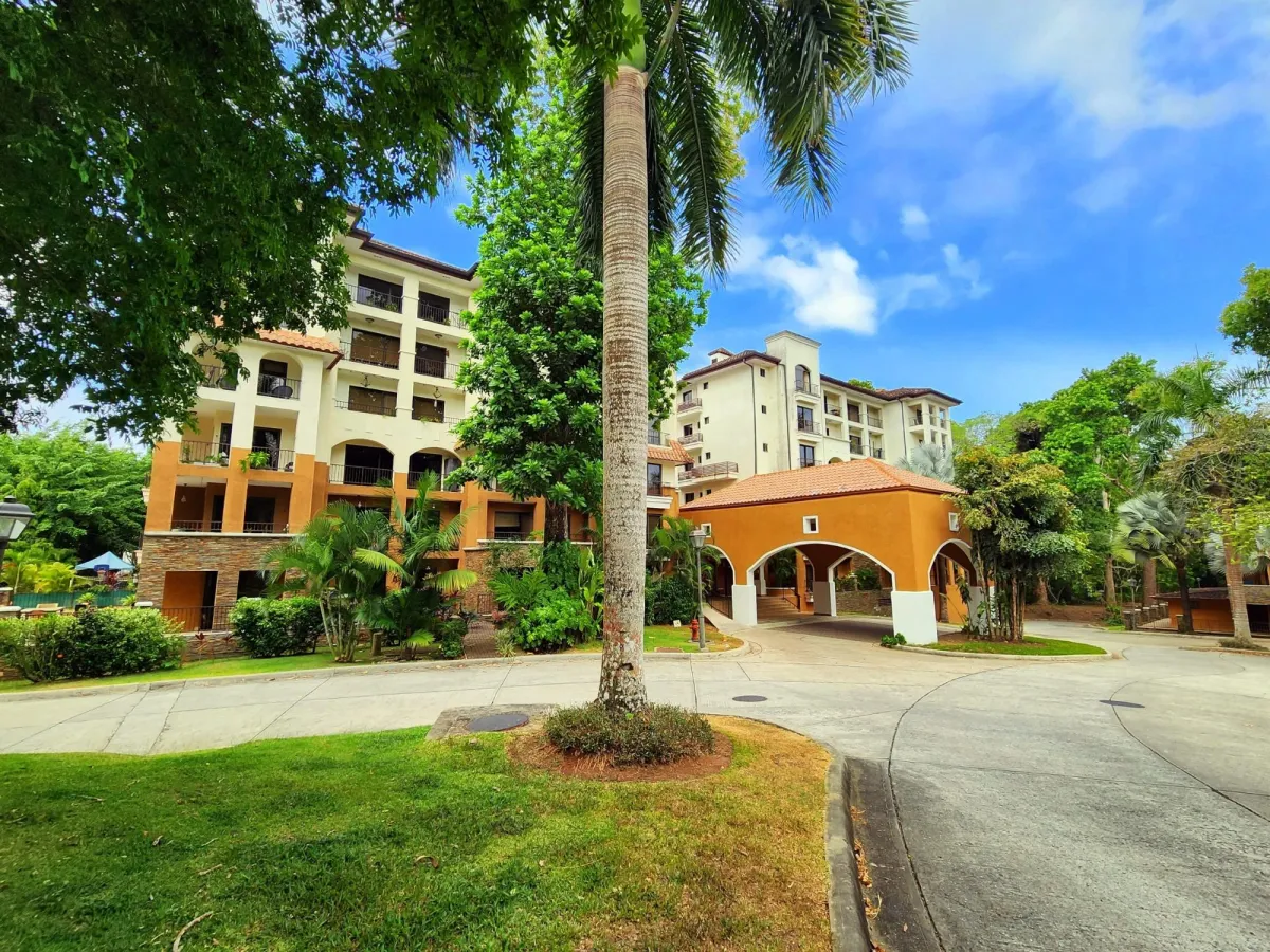 VENTA DE APARTAMENTO REPOSEIDO EN PH EMBASSY CLUB