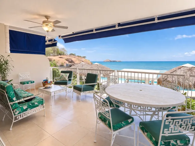 Oceanfront apartment for sale La Ensenada Farallón