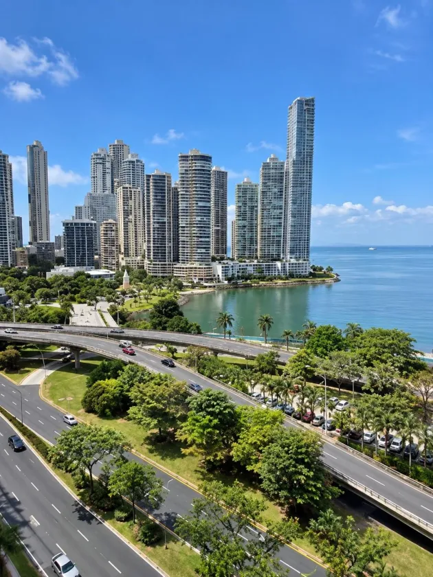 APARTAMENTO CON VISTA AL MAR