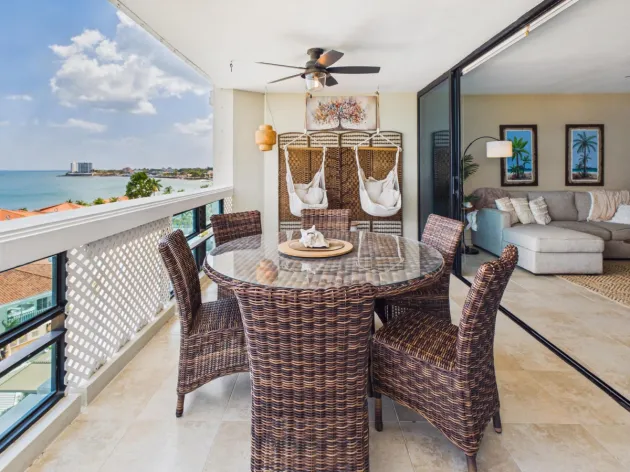 4 Bdrm Beachfront Condo Newly Renovated Coronado