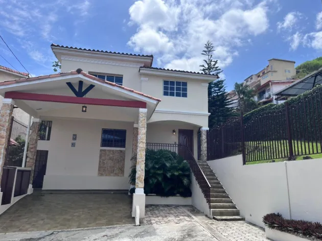 Altos de Panama Casa Familiar en Venta