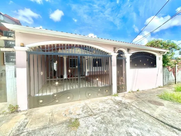 For sale in Valle Dorado, La Chorrera