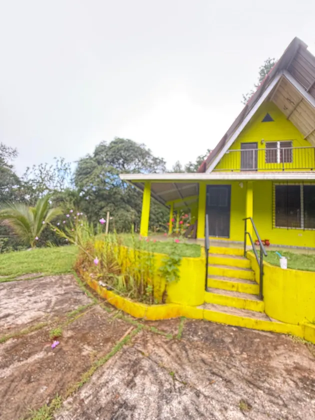 VENTA DE CASA ESTILO SUIZO EN CERRO AZUL