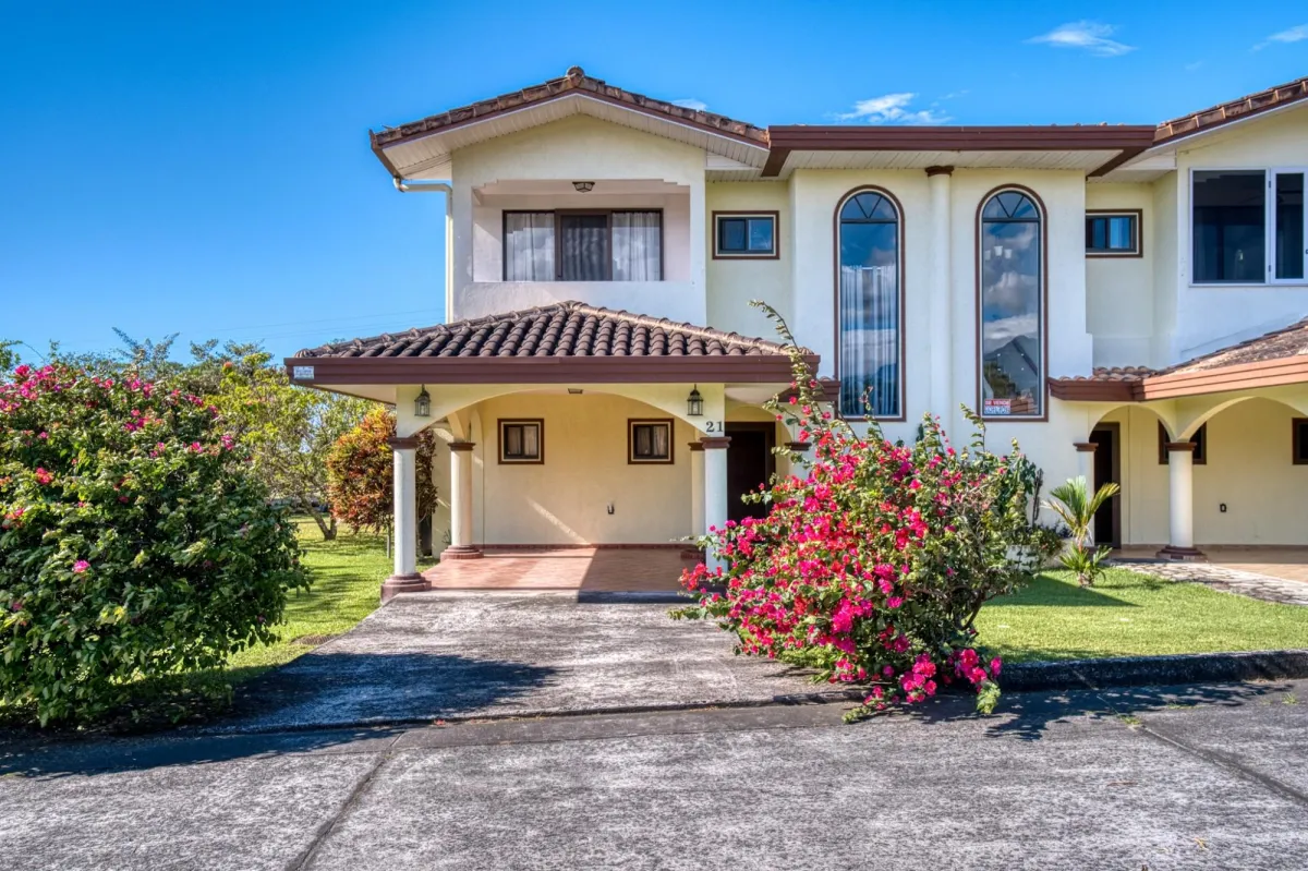 Stunning Townhome In Boquete Canyon Village