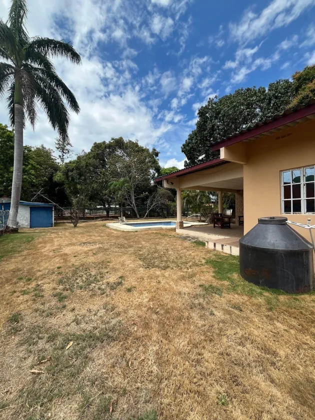 House for sale with pool in Nueva Gorgona 🌴🏡