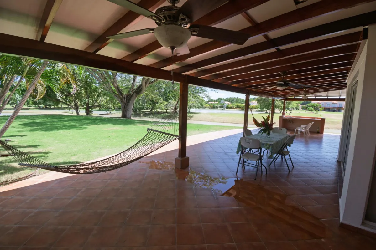 Casa adosada de 4 habitaciones en Costa Blanca
