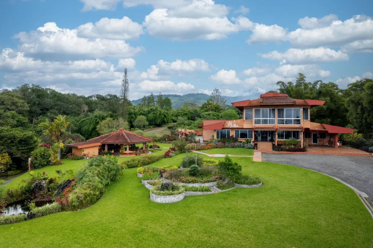 Finca de inversión en las Tierras Altas con concesión de aguas poco comunes