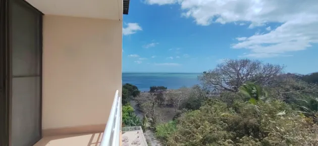 Steps to Beach: 3BR Condo with 4 Balconies