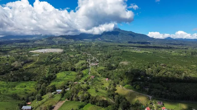 TERRENO RETIRO EN VENTA CON ARROYO