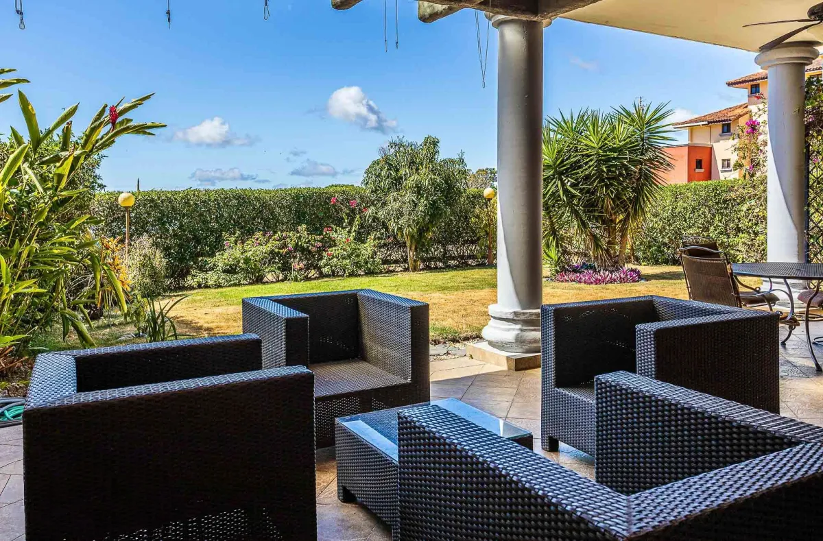 PRECIOSO CONDOMINIO EN PLANTA BAJA CON JARDÍN