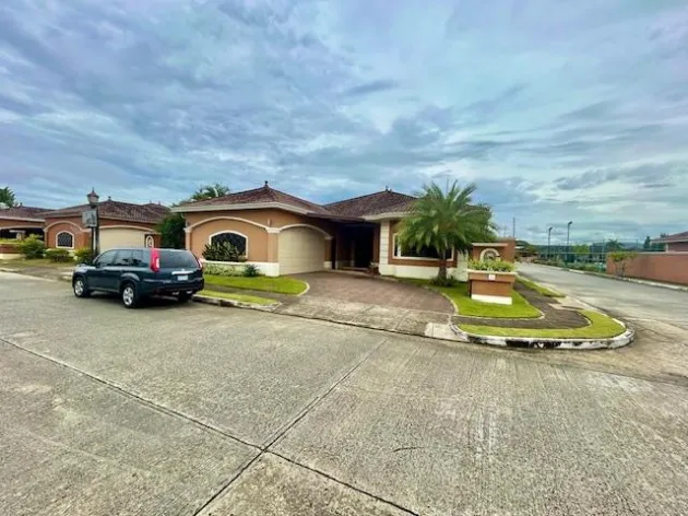 VENTA CASA EN SUNSET COAST ESPECTACULAR