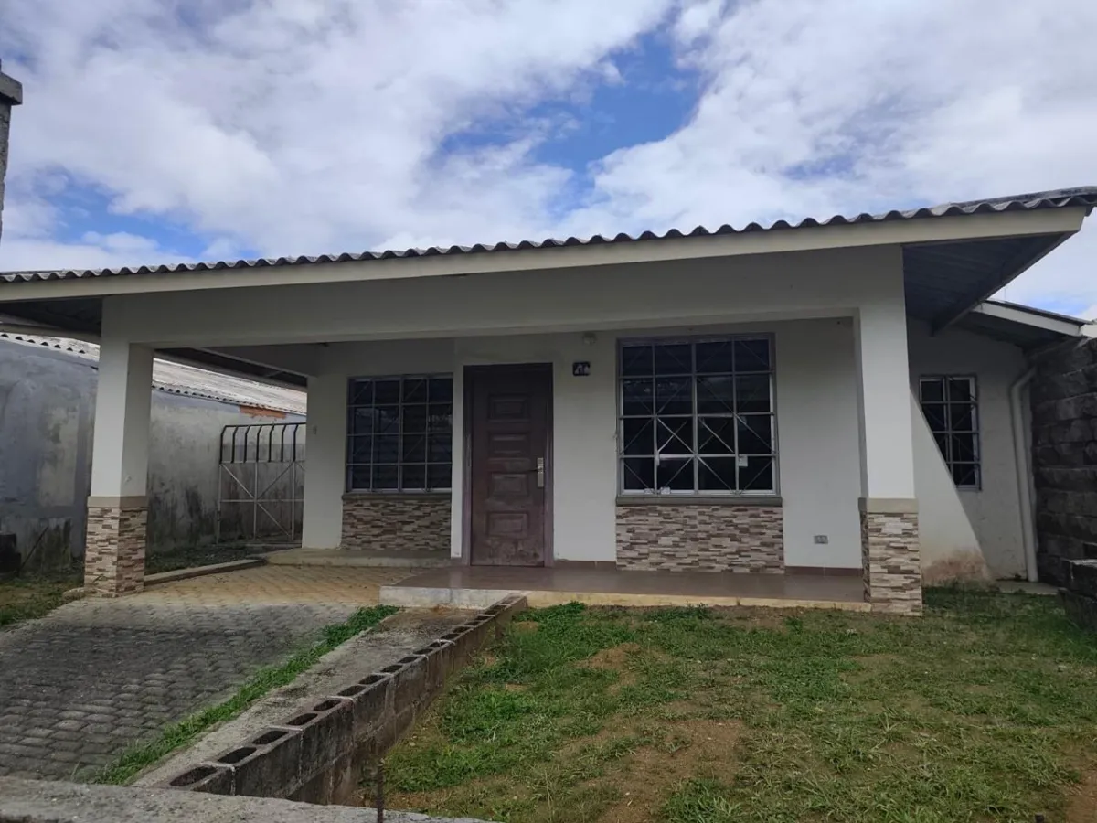 Banco Vende casa en Urbanización Parques de Oviedo Chorrera