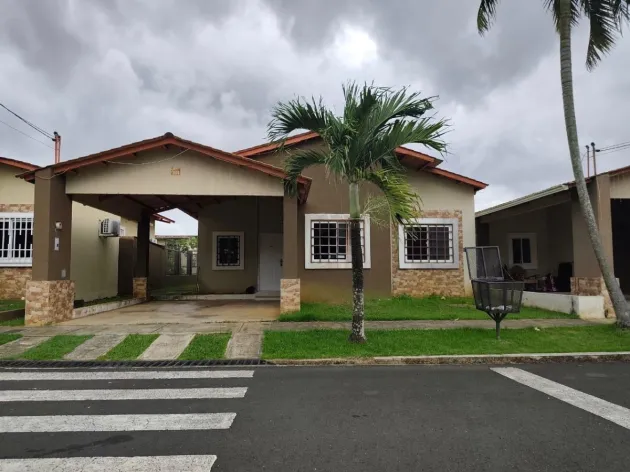 BANCO VENDE CASA EN RESIDENCIAL EL LIMÓN CHORRERA
