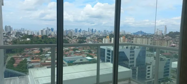 Se Vende Apartamento en King Park Condado del Rey reposeído