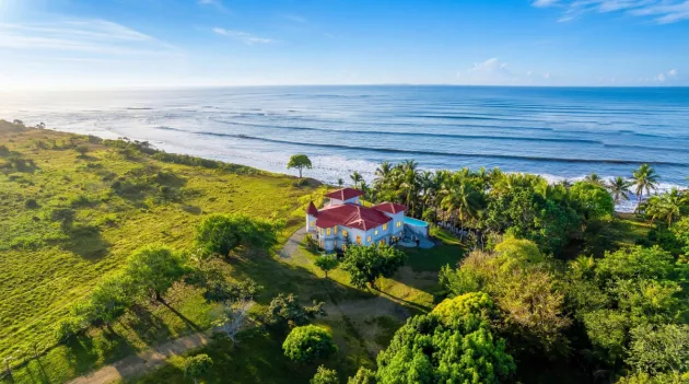 Finca frente al mar en 1,5 hectáreas en Playa Nanzal