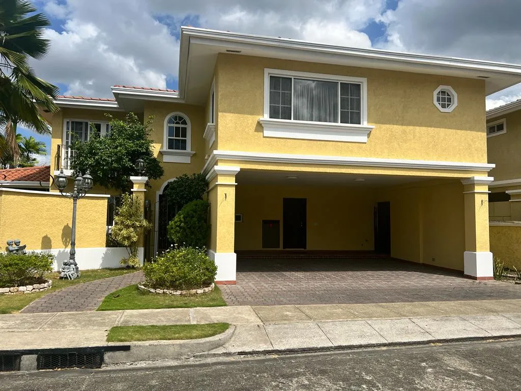 Urbanización PH Costa Dorada – Casa en Venta, Costa del Este