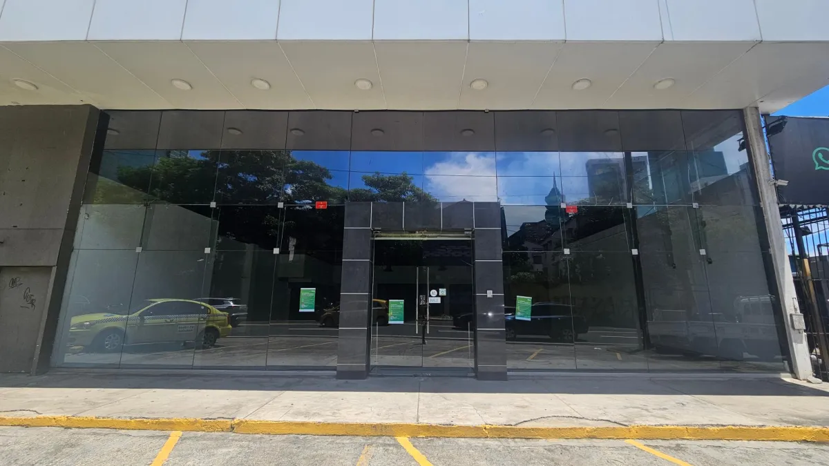 GRAN LOCAL EN VIA BRASIL - 815 M2