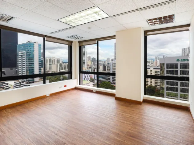 Entire office floor for rent on Calle 50