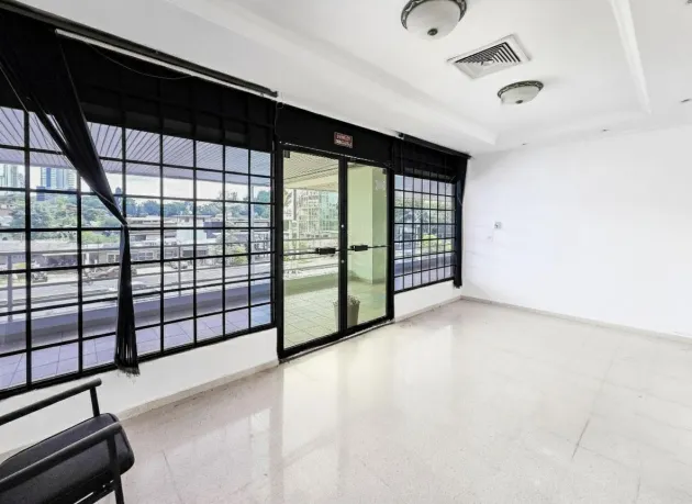 Commercial Space for Sale in Edison Plaza