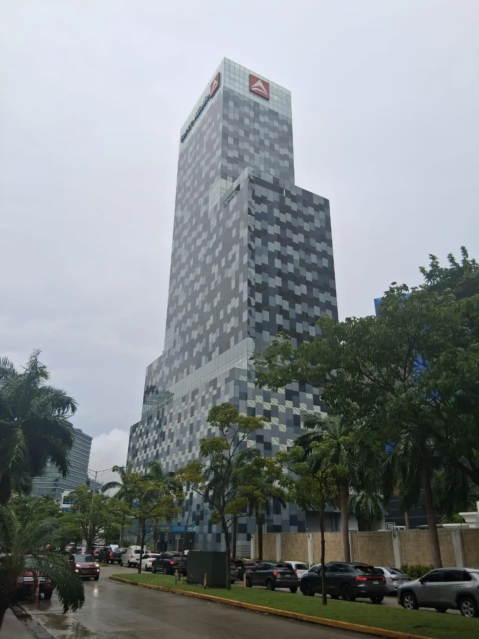 VENTA O ALQUILER OFICINAS CORPORATIVAS EN LA COSTA ESTE