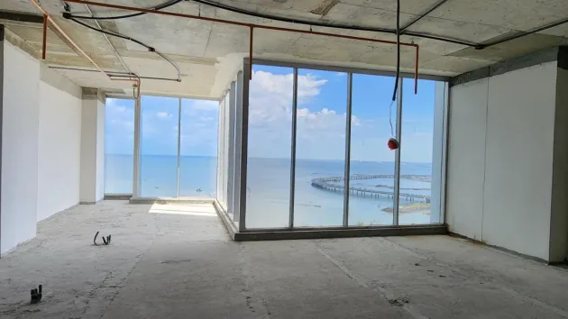 VENTA DE OFICINA EN AVENIDA BALBOA PH BOC