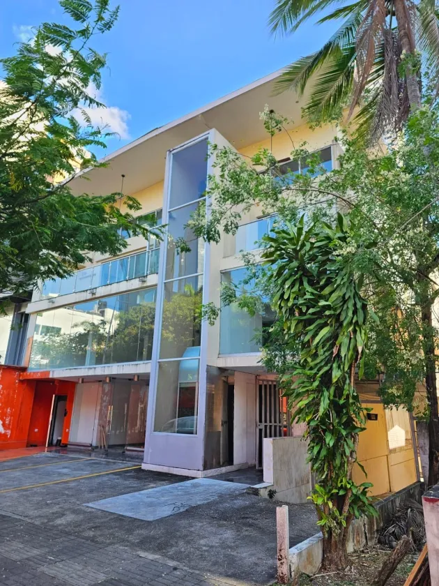 Building for sale on 48th Street