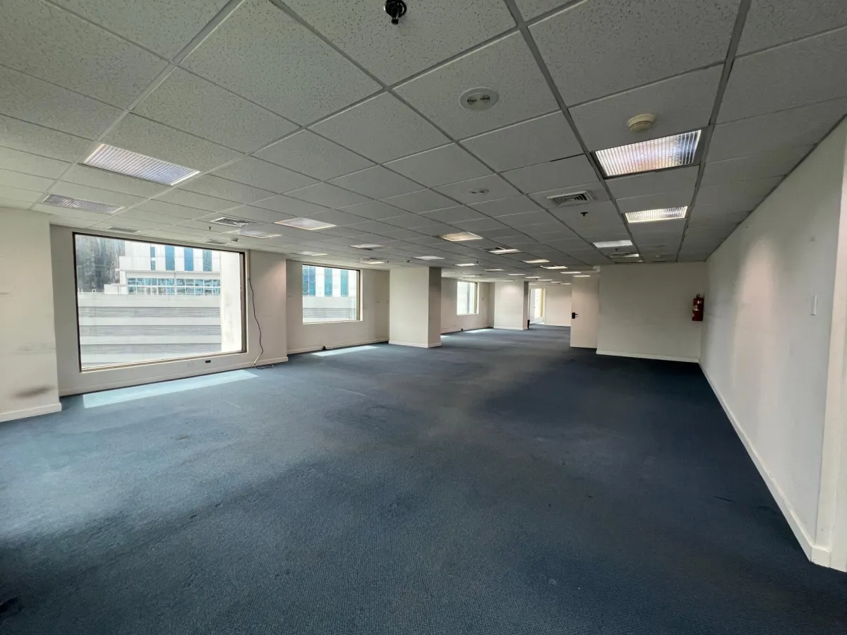 Commercial office for sale at the WTC in Marbella.