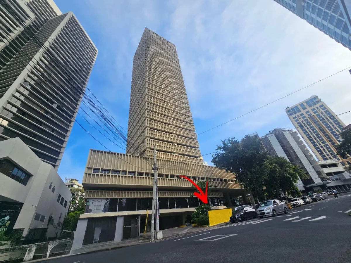 Bank sells commercial premises in Torre Comosa, Ob