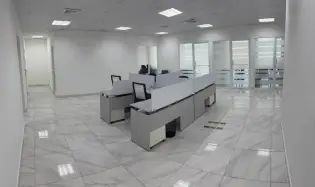 SE VENDE PH OFFICE ONE FULL AMOBLADA, SALA DE CONFERENCIA, VESTIBULO