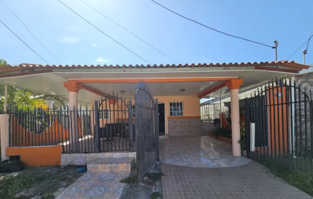 Venta de casa en Altos de la Feria, Villa de Los Santos