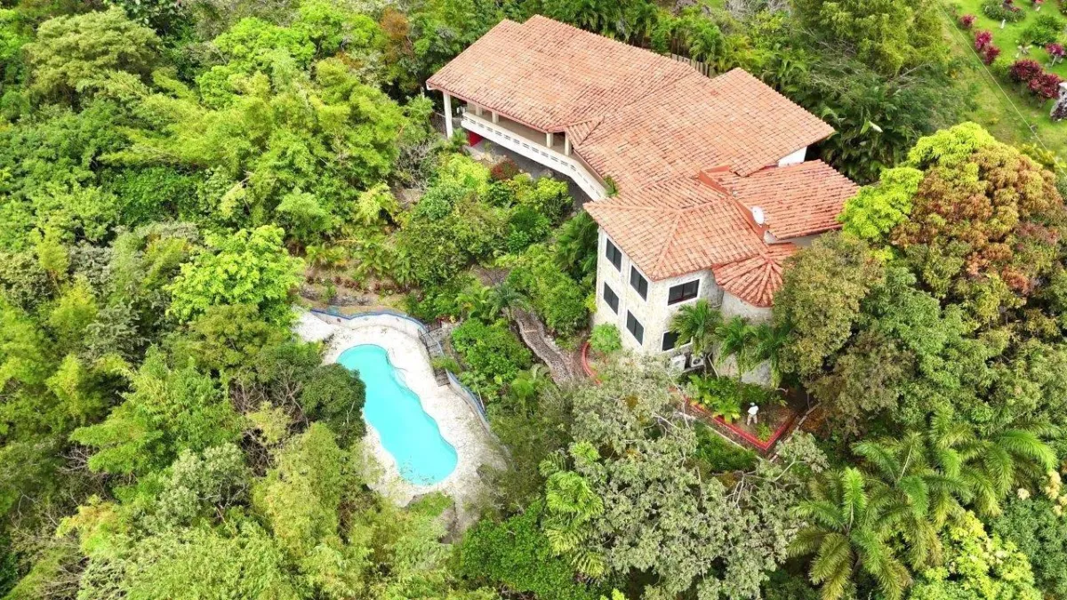 Altos del Maria Luxurious House