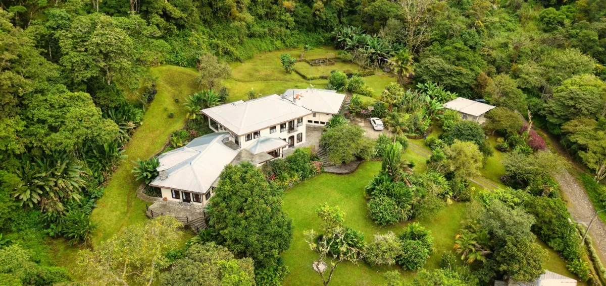 Luxury Mountain Estate in Volcan, Tisingal