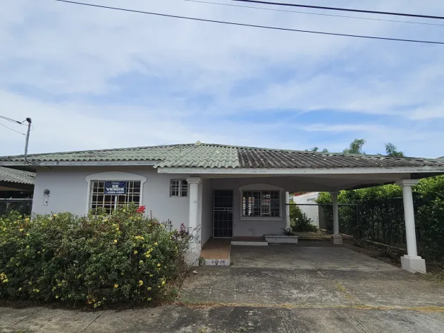 House for Sale/Rent in Brisas de Guayacanes, Chitré