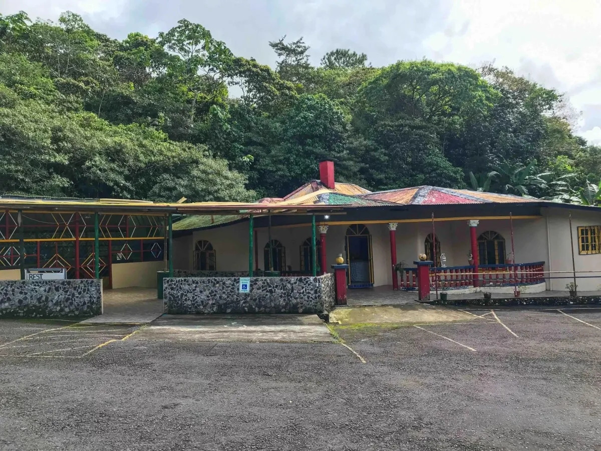 Local Comercial ubicado a 15 minutos de Volcán