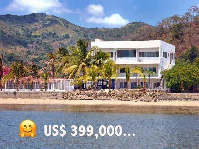 OCEANFRONT ITALIAN VILLA 20 minutes away