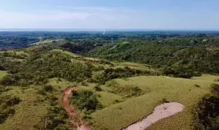 7.5 HECTARES LAND, OCEAN AND MOUNTAINS VIEWS
