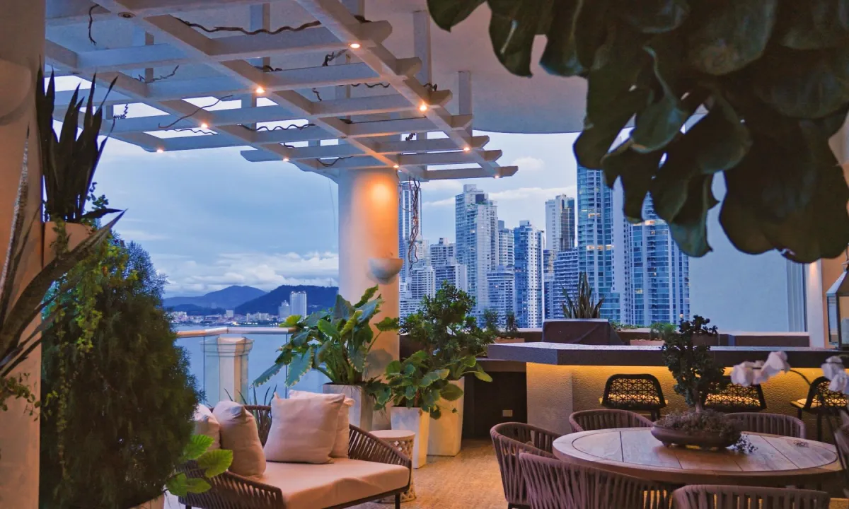 THE POSH RESIDENCE