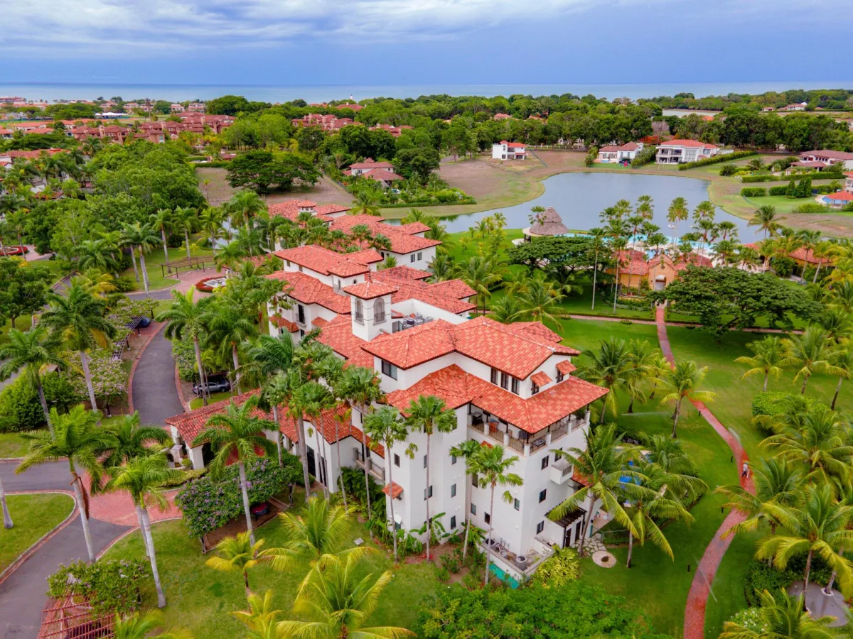 Lake view apartment in Casa del Sol Buenaventura