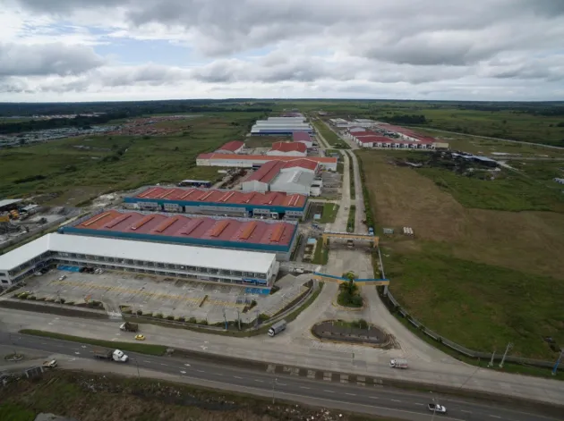 Vendo o alquilo bodegas en Parque Industrial de Las Américas