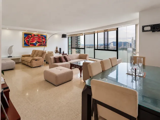 Venta de apartamento con vista al mar en Punta Paitilla P.H Mar de Plata