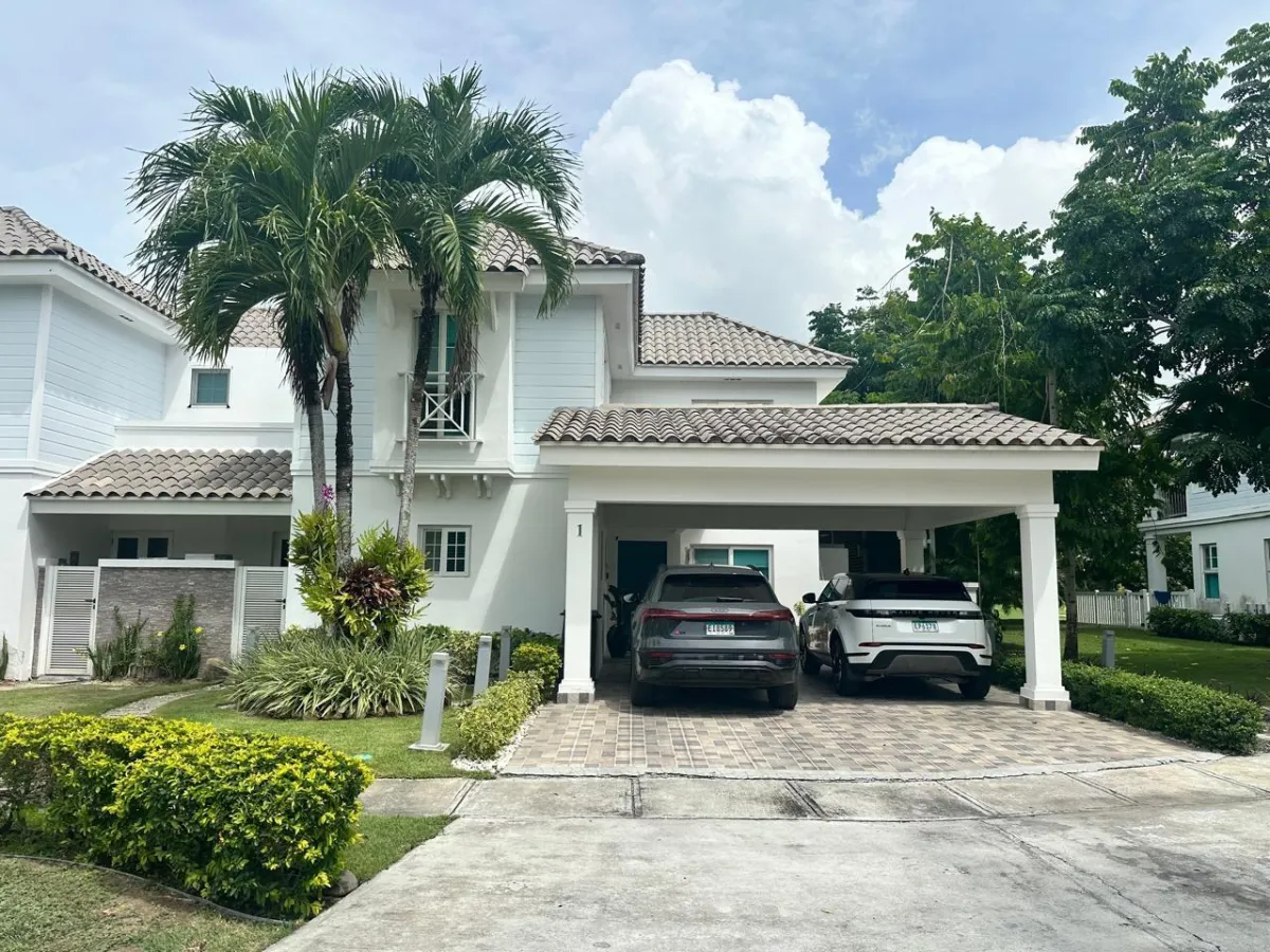 VILLAS DE MIRAFLORES RESIDENCIA EN VENTA