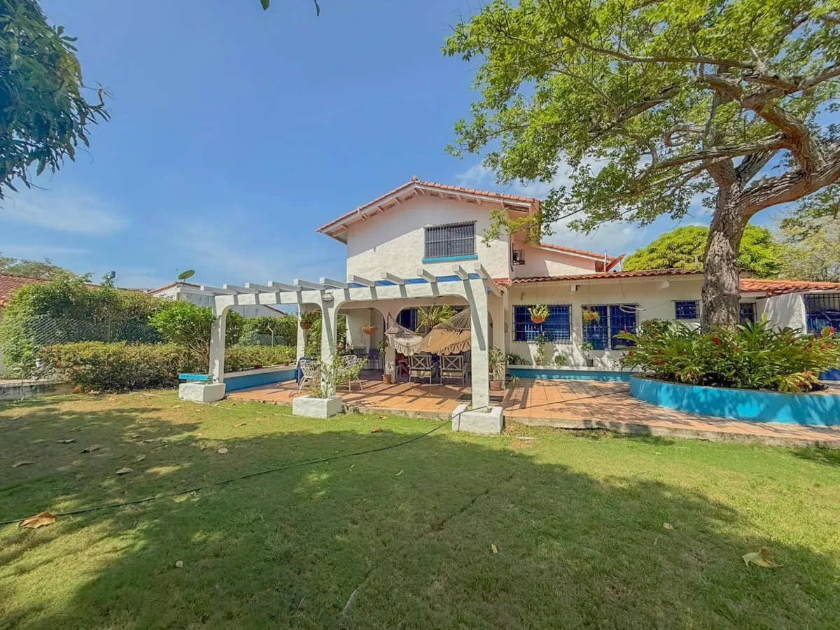 CASA EN VENTA CERCA DE LA PLAYA – CORONADO