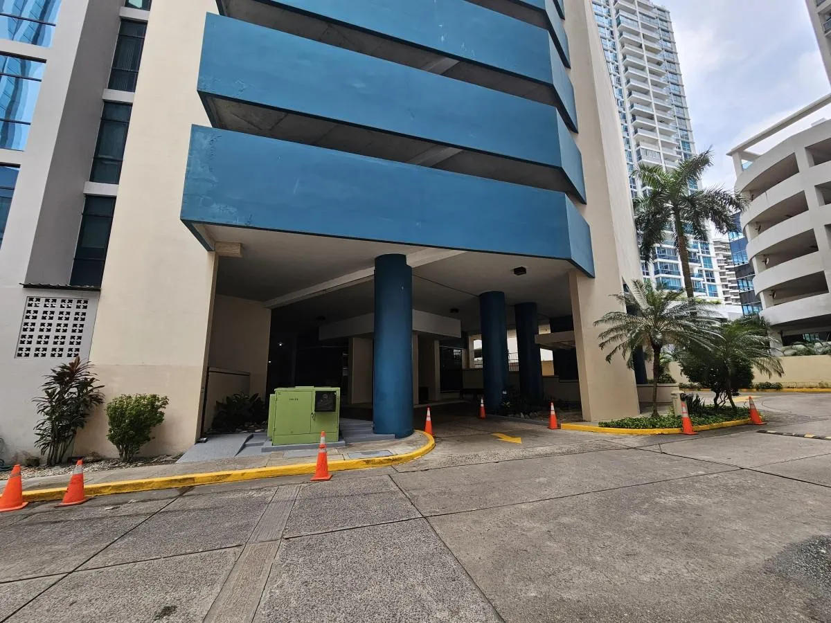 Se alquila apartamento amoblado Marbella