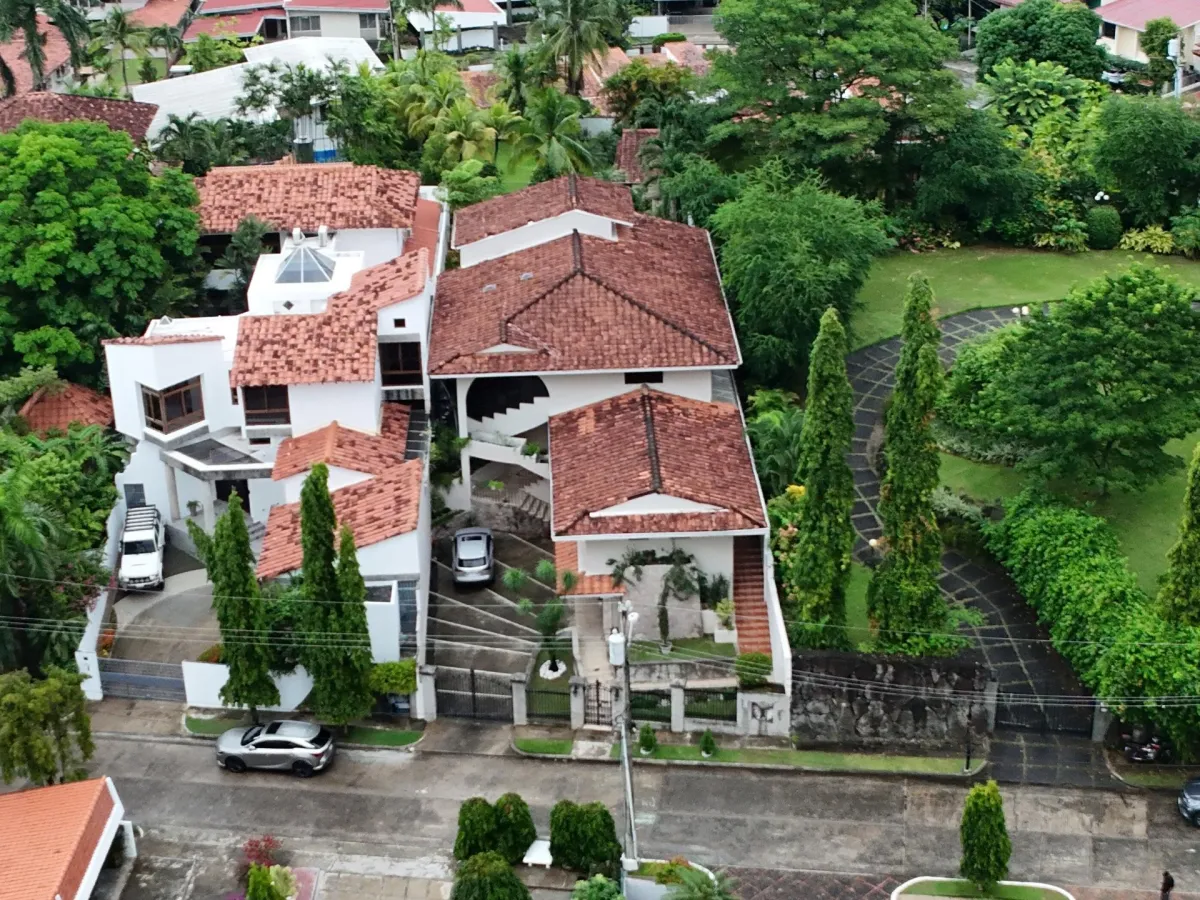 HOUSE FOR SALE OR RENT IN LOMA ALEGRE
