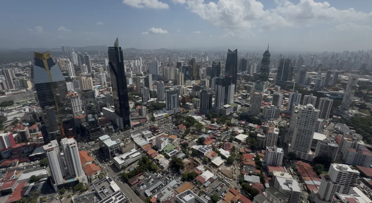 HIGH FLOOR ON AV BALBOA - WATERS 68D - 122 M2