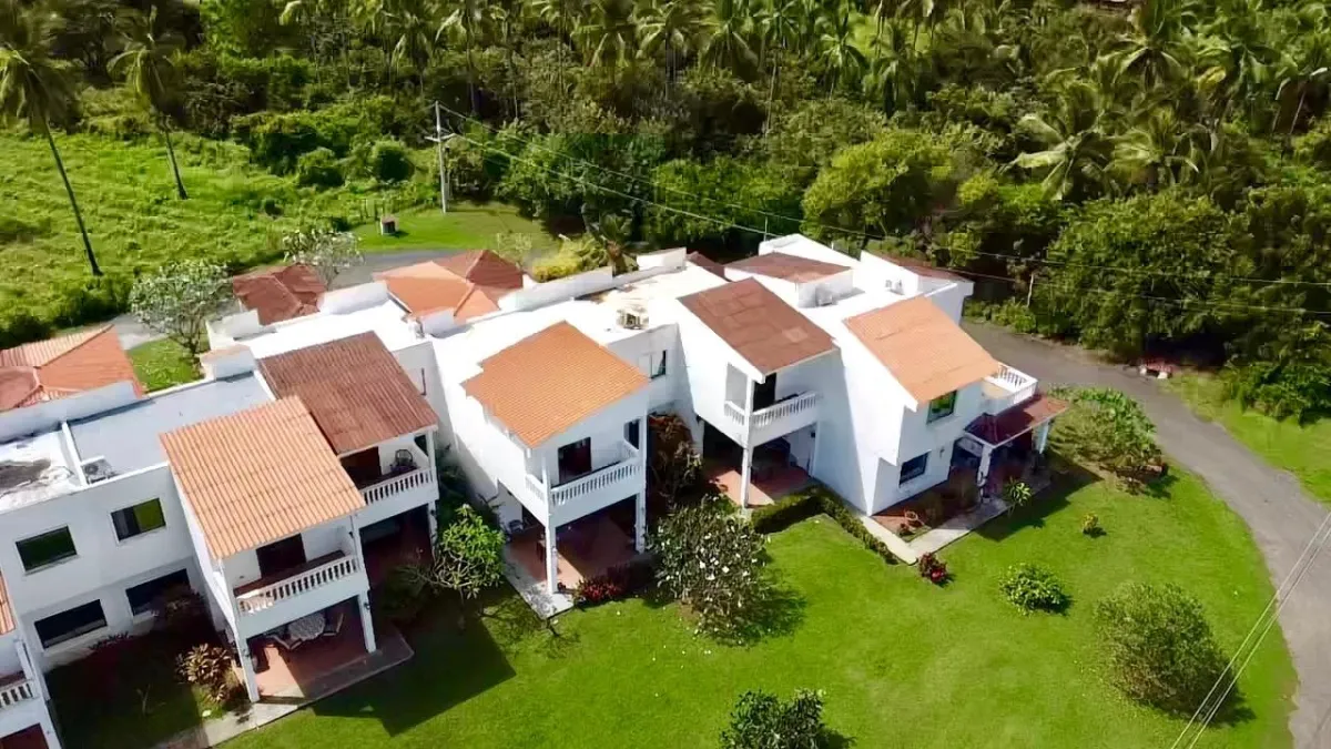 3-BEDROOM BEACH VILLA