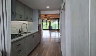 APARTMENT IN SAN FRANCISCO, ACROSS FROM OMAR PARK