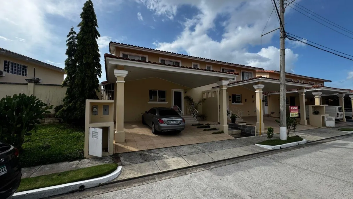 Venta de casa en PH Villa Tivoli, Villas del Golf